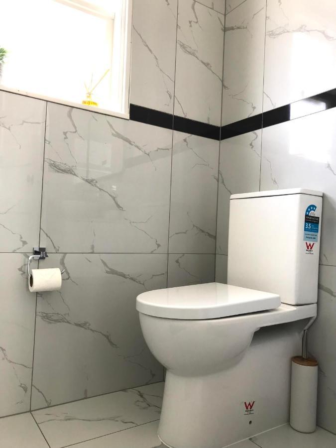 Bright & Comfy Stay In Newly Renovated Home With Parking 오클랜드 외부 사진