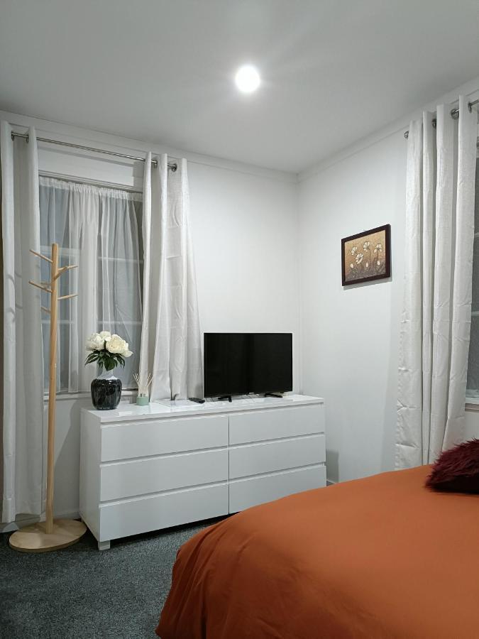 Bright & Comfy Stay In Newly Renovated Home With Parking 오클랜드 외부 사진